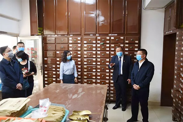 建水县委书记毛宗晦到我院调研新型冠状病毒感染的肺炎疫情防控工作(图3)