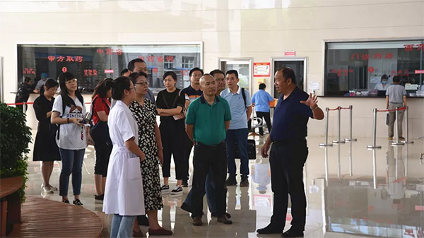 云南省卫生健康委调研组到我院开展2020年现代医院管理制度评估调研(图4)